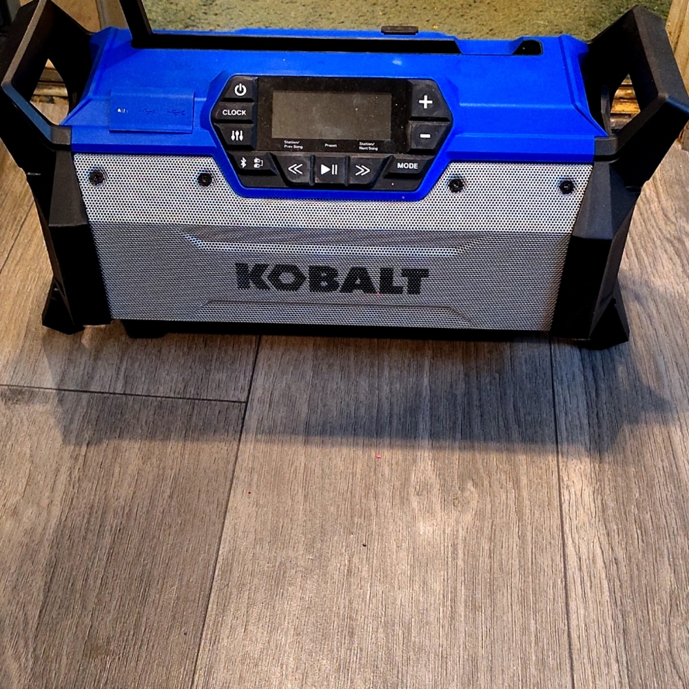 Kobalt job radio/Bluetooth speaker with 24v battery